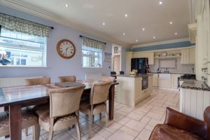Kitchen/Diner- click for photo gallery